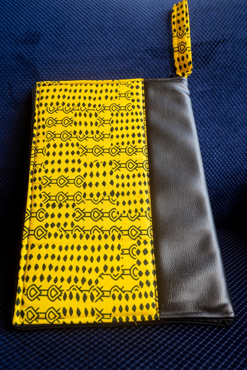 Housse Élégance Africaine pour Laptop – Image 4